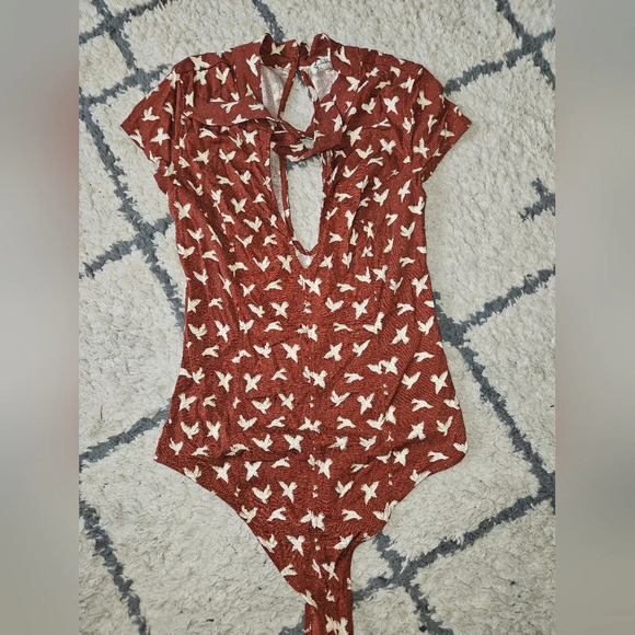 Intimately free people billie printed tie neck bodysuit medium - Picture 3 of 8